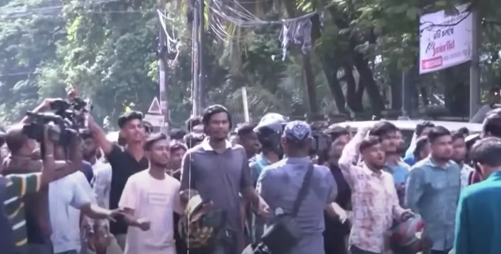 Students protesting for there rights in bangladesh